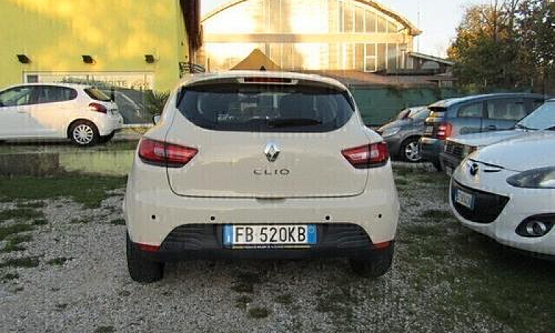 Renault Clio 1.2 75C...