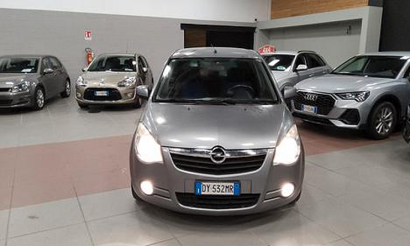 Opel Agila 1.2 16V 8...