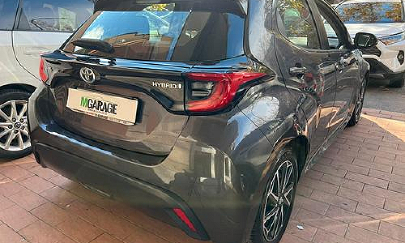 Toyota Yaris 1.5 Hyb...