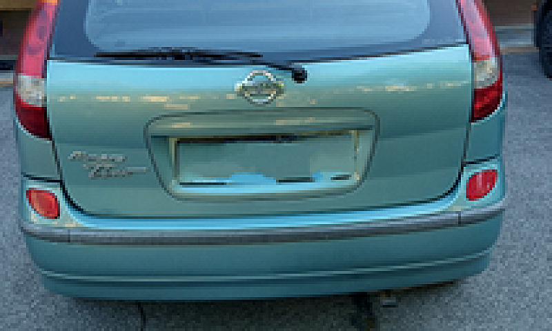 Nissan Almera Tino...