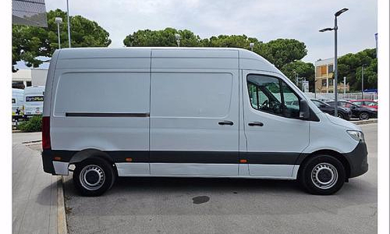 Mercedes Sprinter...