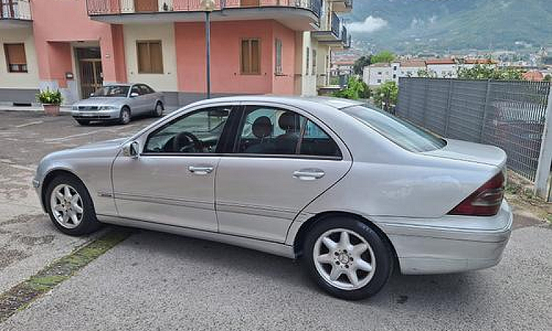 Mercedes Benz 220 Cd...