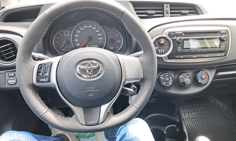 Toyota Yaris 1.4Hdi...
