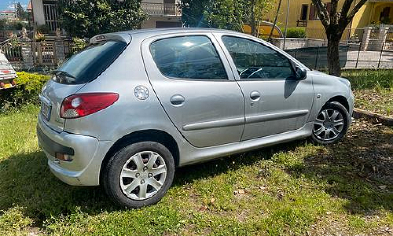Peugeot 206...
