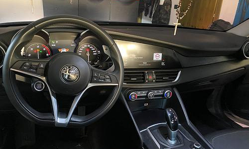 Alfa Romeo Giulia 19...