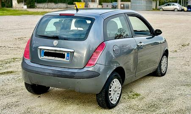 Lancia Ypsilon 1.2 B...