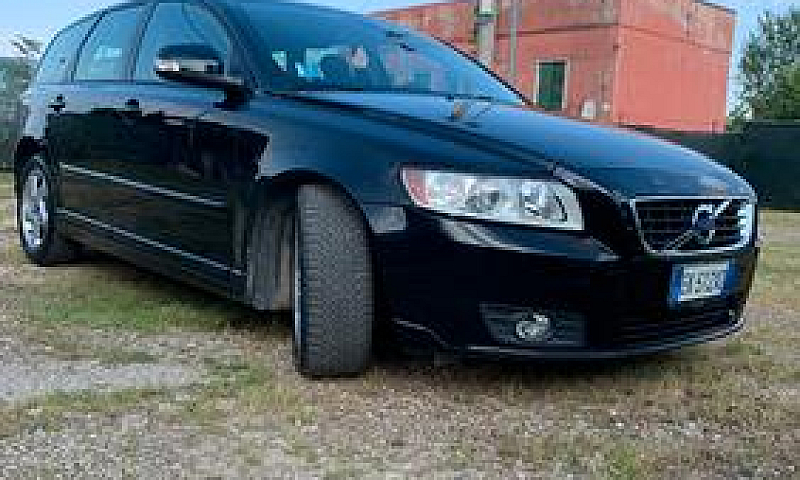 Volvo V50...