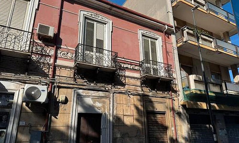 Via Caprera (Affacci...
