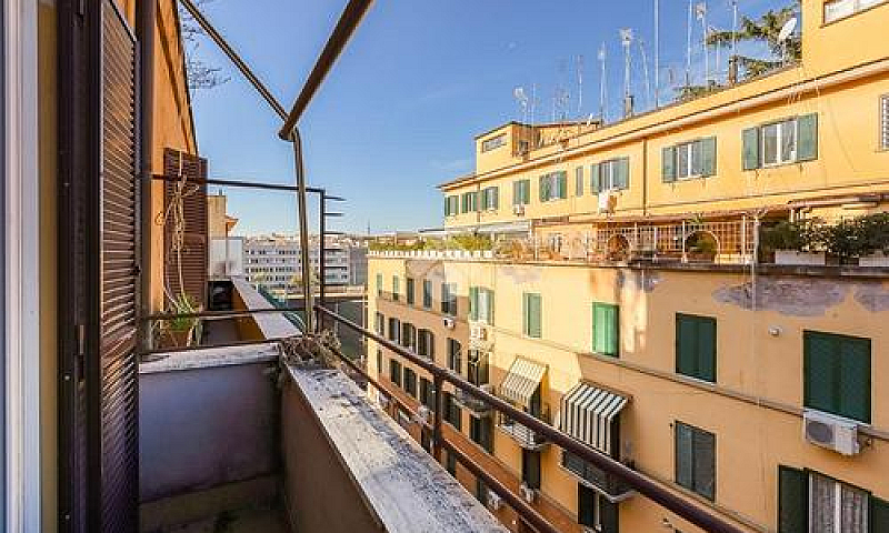 2 Locali A Roma...
