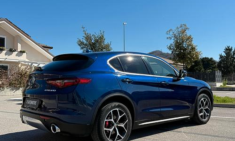 Alfa Romeo Stelvio 2...