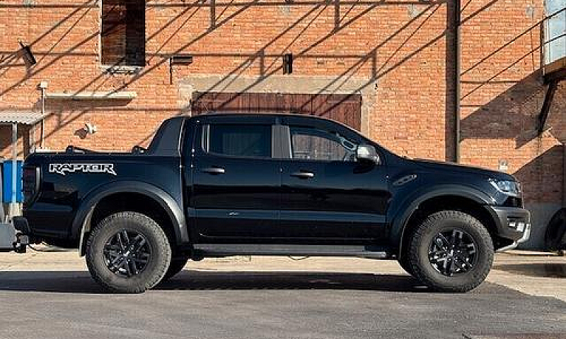 Ford Ranger Raptor 2...