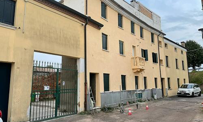 3 Appartamenti Arred...