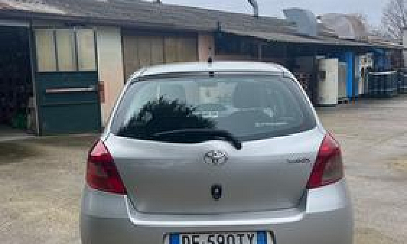 Toyota Yaris - 2006...