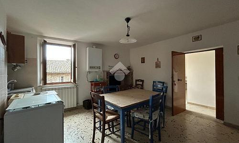 2 Locali A Montecchi...