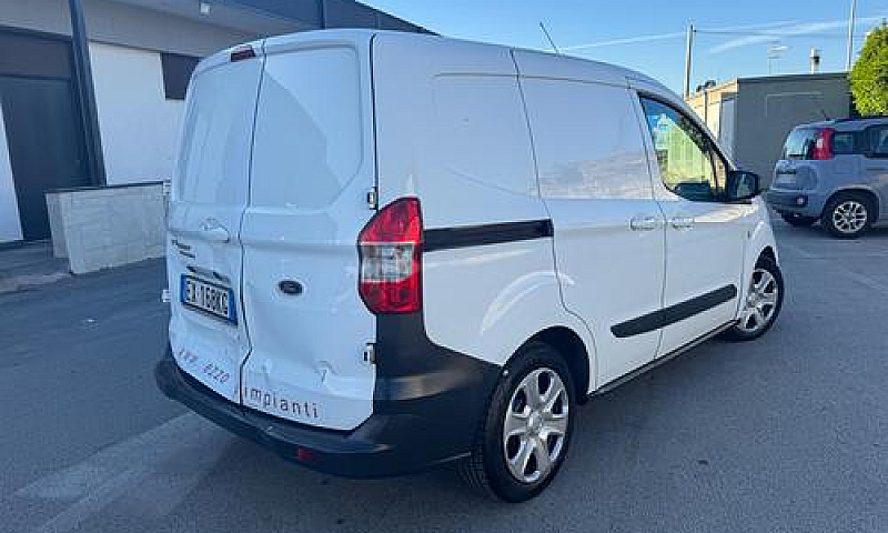 Ford Transit Courier...