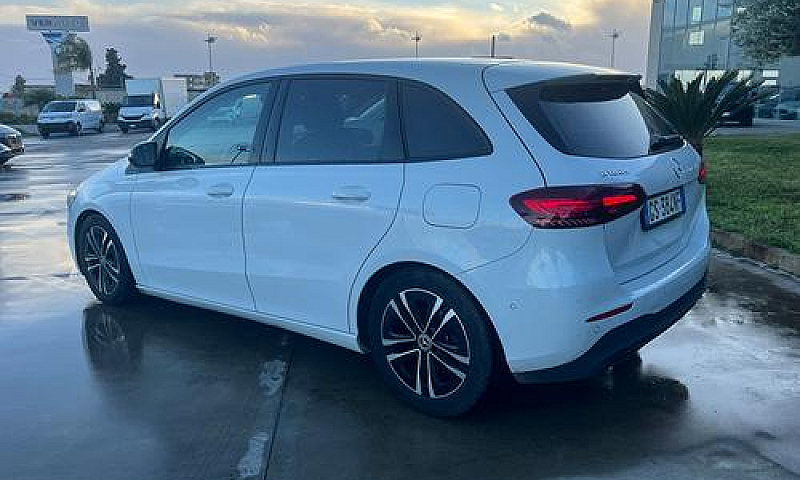 Mercedes-Benz B 180 ...