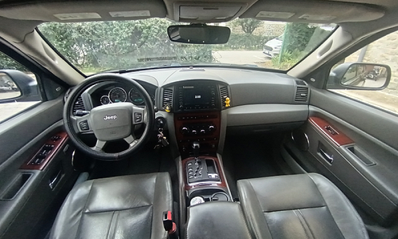 Jeep Grand Cherokee...