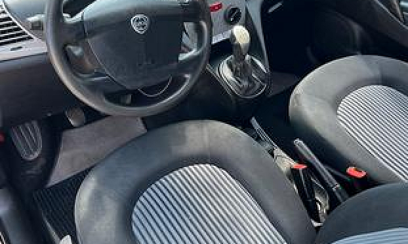 Lancia Ypsilon 1.3 M...
