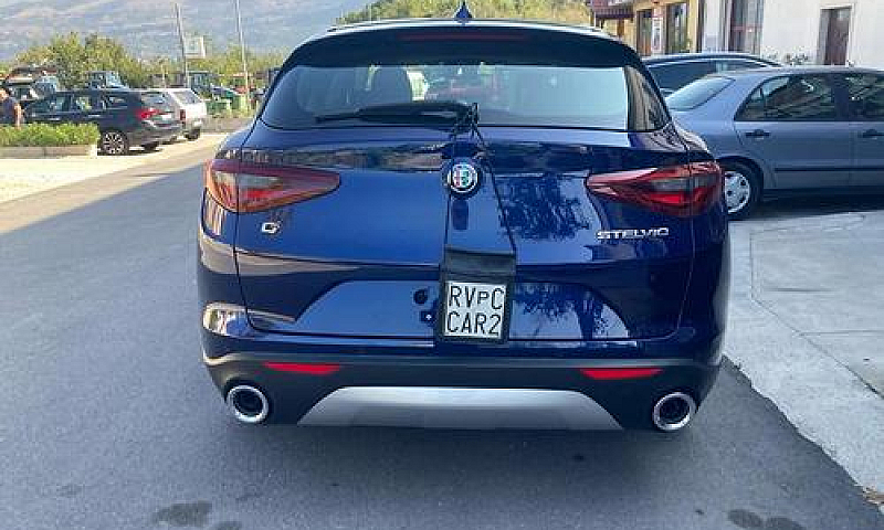 Alfa Romeo Stelvio...