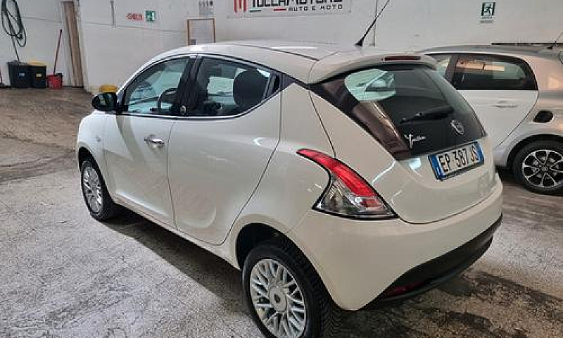 Lancia Ypsilon 0.9 T...