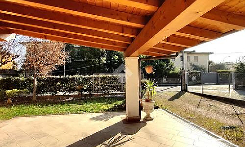 4 Locali A Bassano D...
