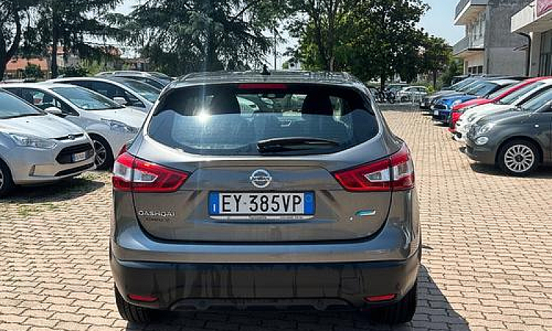 Nissan Qashqai 1.5 D...