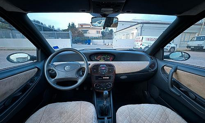 Lancia Ypsilon Unico...