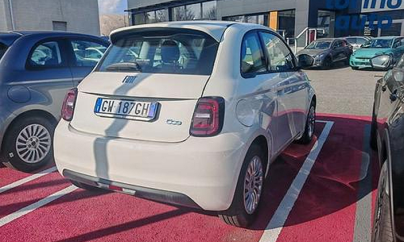 Fiat 500 Action Berl...