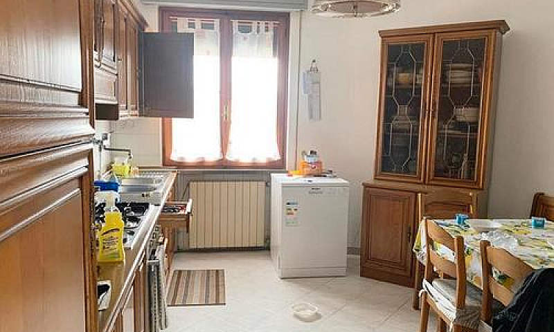 Appartamento Con Tre...