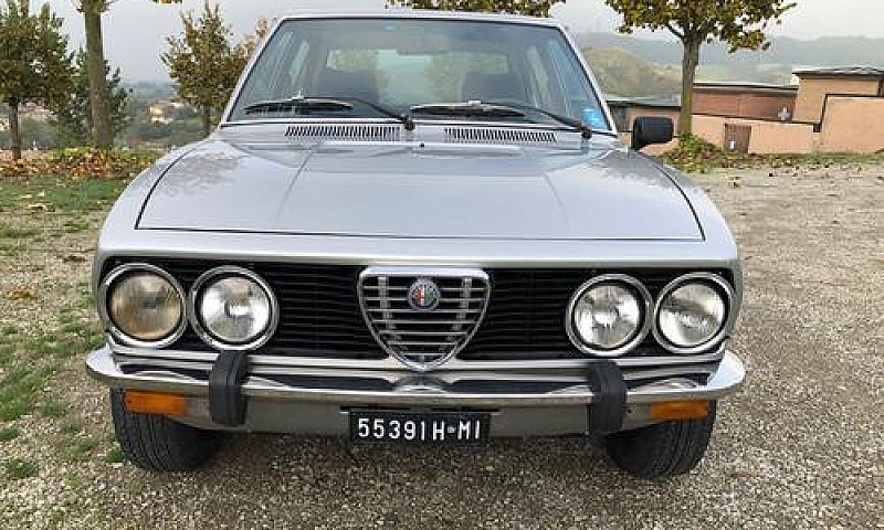 Alfa Romeo Alfetta 1...