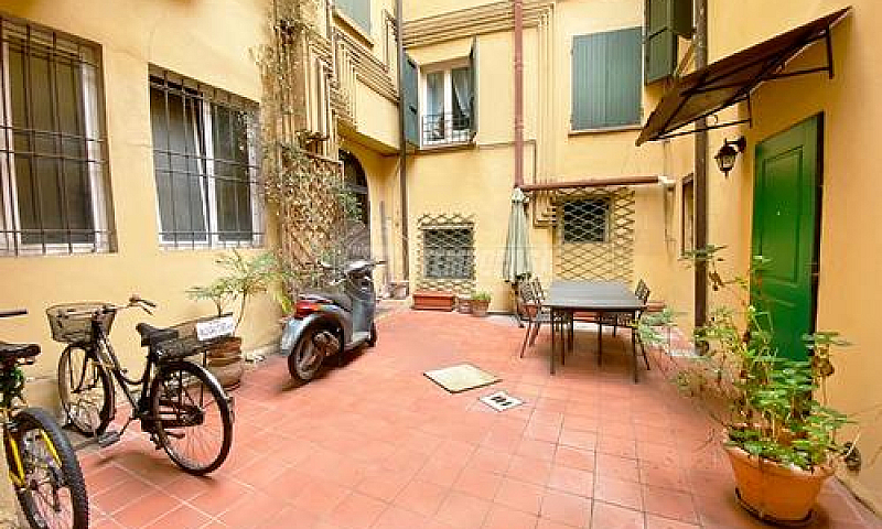 Bilocale Con Cortile...