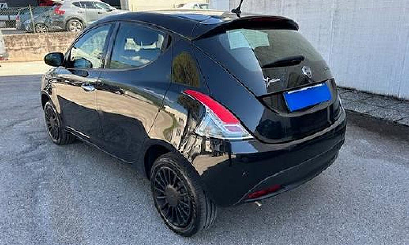 Lancia Ypsilon 1.0 F...