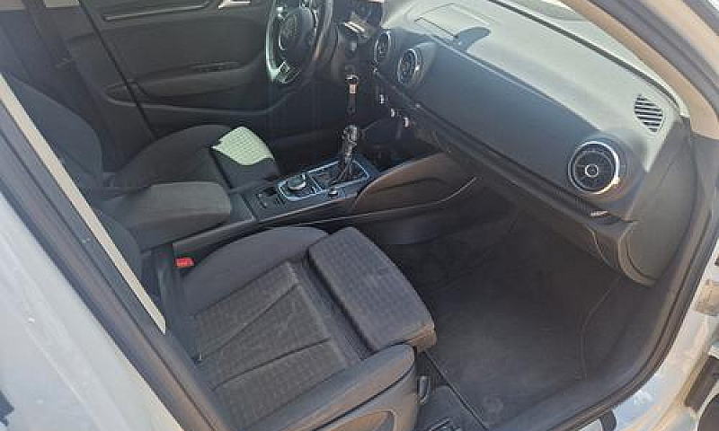 Audi A3 1.6 Tdi 105 ...