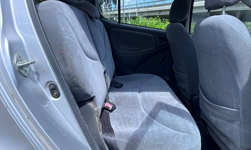 Toyota Yaris 1.3 Ben...
