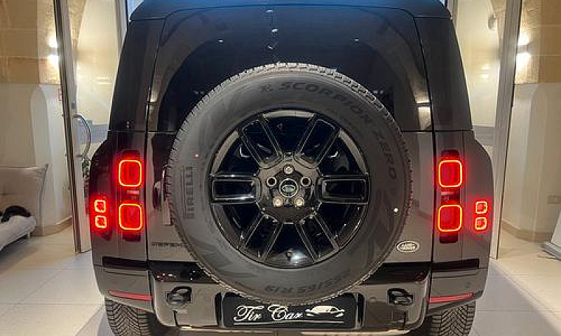 Land Rover Defender ...