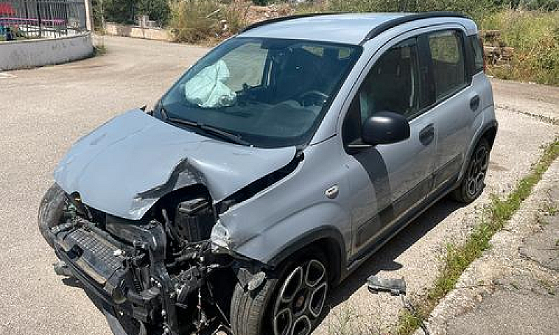 Fiat Panda 1.0 Hybri...