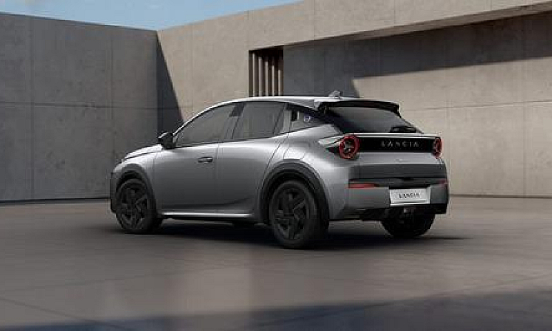 Lancia Ypsilon Hybri...