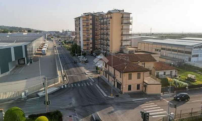 4 Locali A Verzuolo...