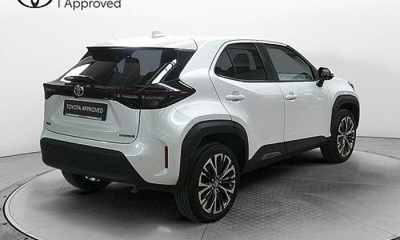 Toyota Yaris Cross 1...