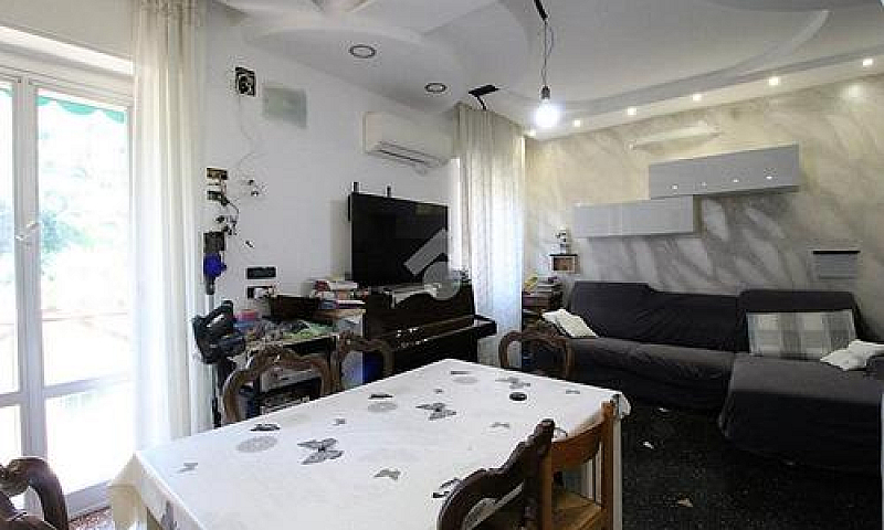 4 Locali A Genova...