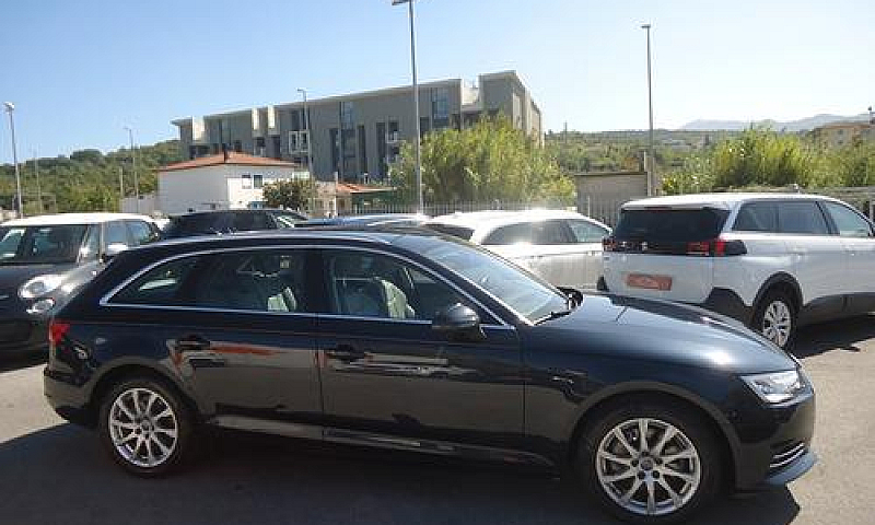 Audi A4 Avant 40 2.0...