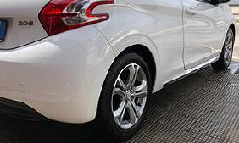 Peugeot 208 1.2 Spor...