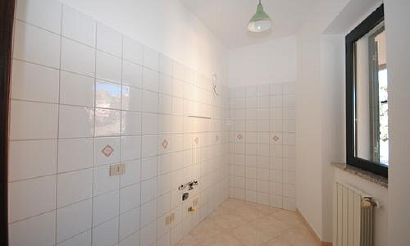 Trilocale Con Garage...