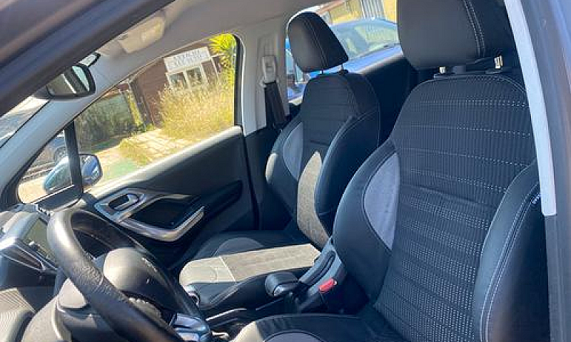 Peugeot 2008 1.6 Hdi...