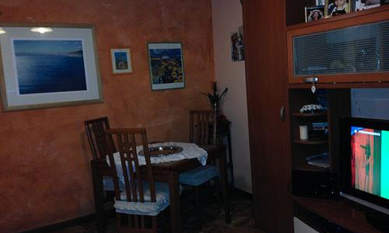 Trilocale In Zona Vi...
