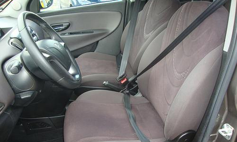 Lancia Ypsilon 1.2 K...