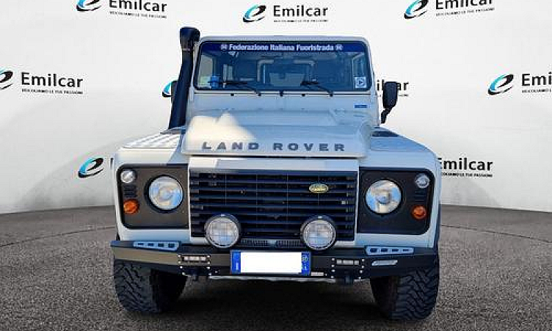 Land Rover Defender ...