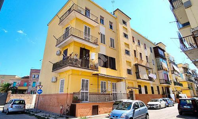 3 Locali A Foggia...