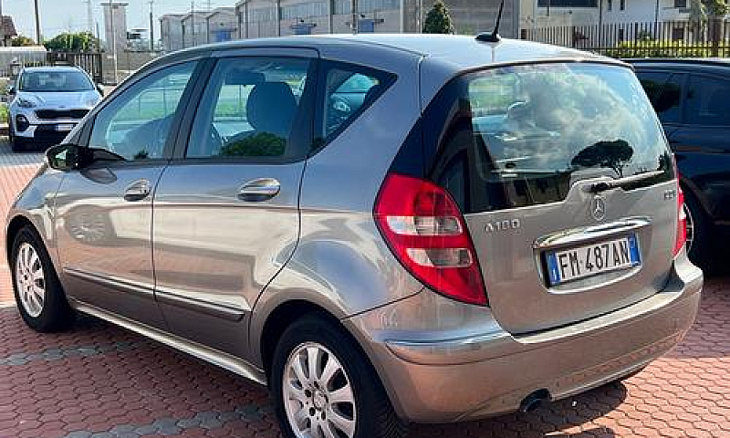 Mercedes-Benz A 180 ...