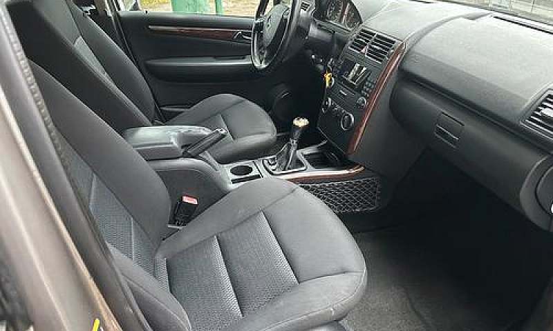 Mercedes-Benz A 180 ...